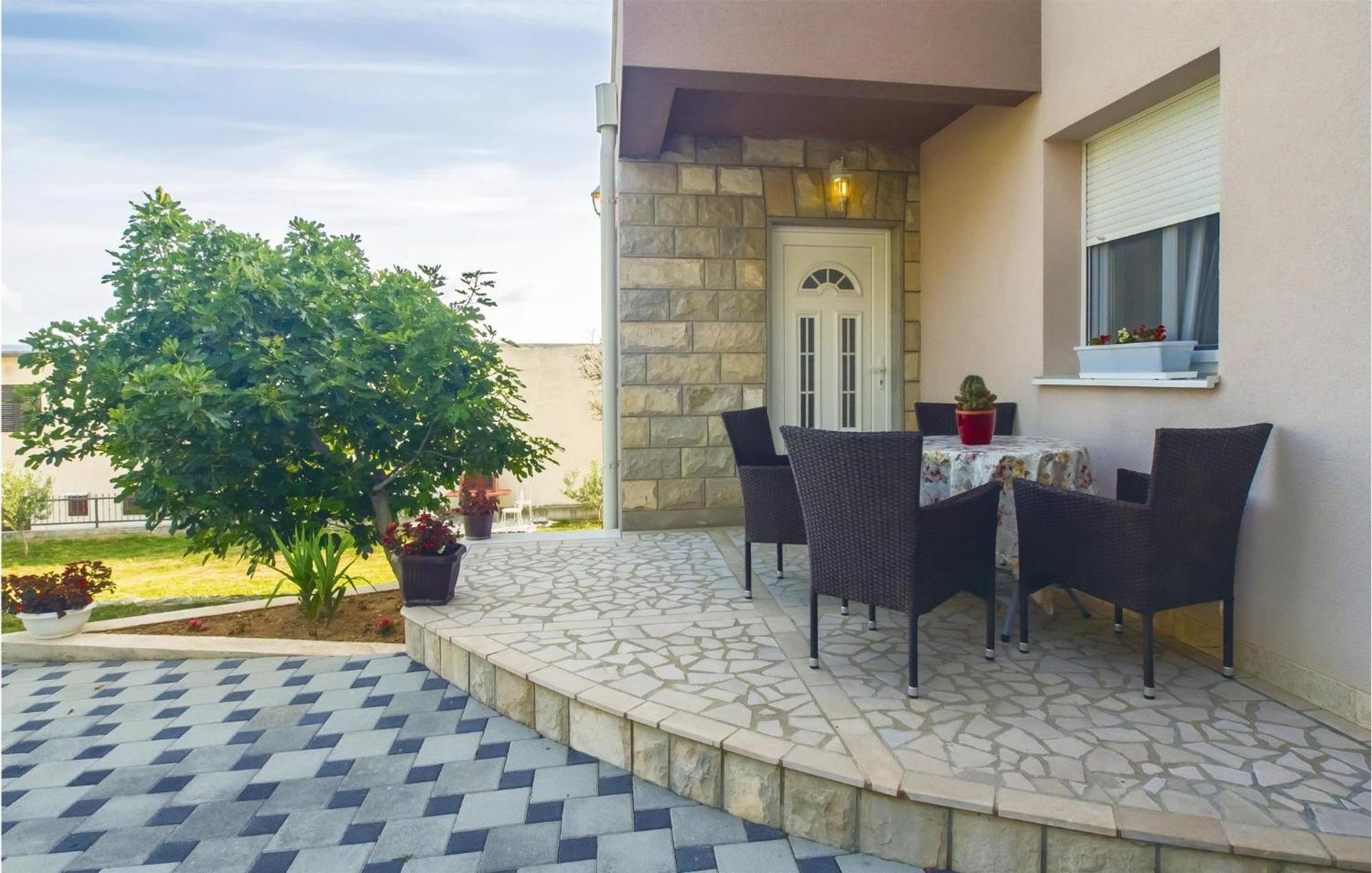 2 Bedroom Awesome Apartment In Mali Rat Sumpetar Exterior foto